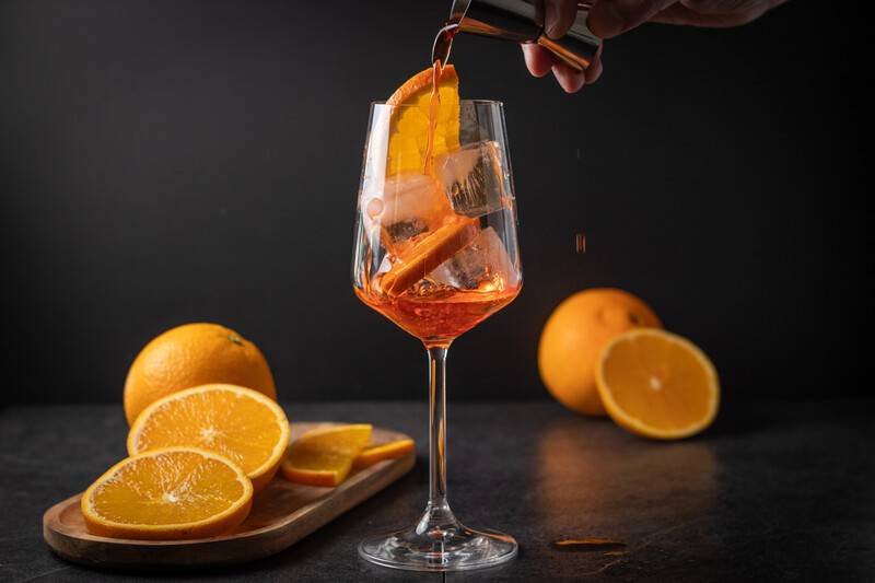 Schritt: Aperol und Prosecco
