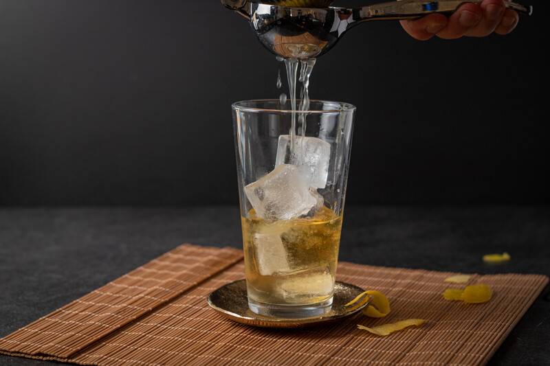 Schritt: Zitrone pressen