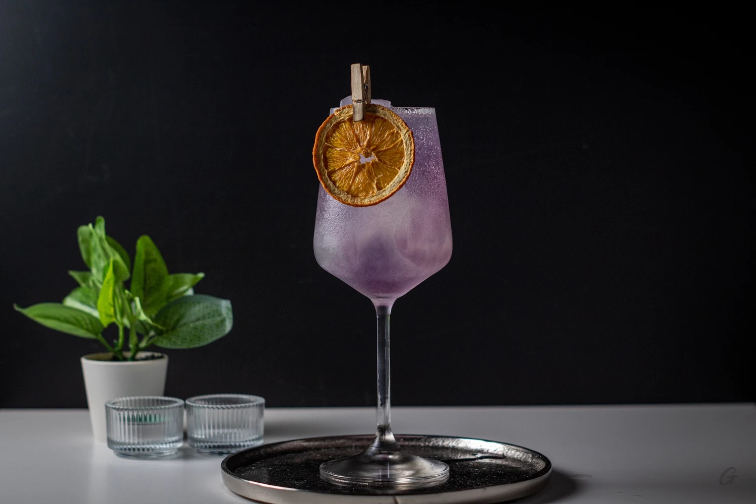 Cocktail Violet Gin Spritz